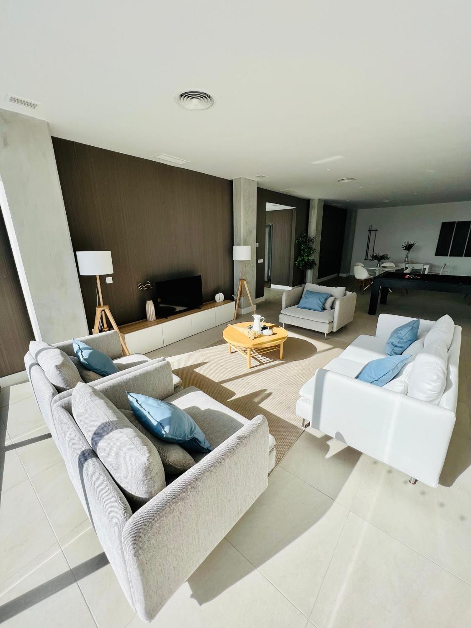 Apartamento Moderne Et Cosy Avec Piscine, Jacuzzi, Salle De Sport Et Billard