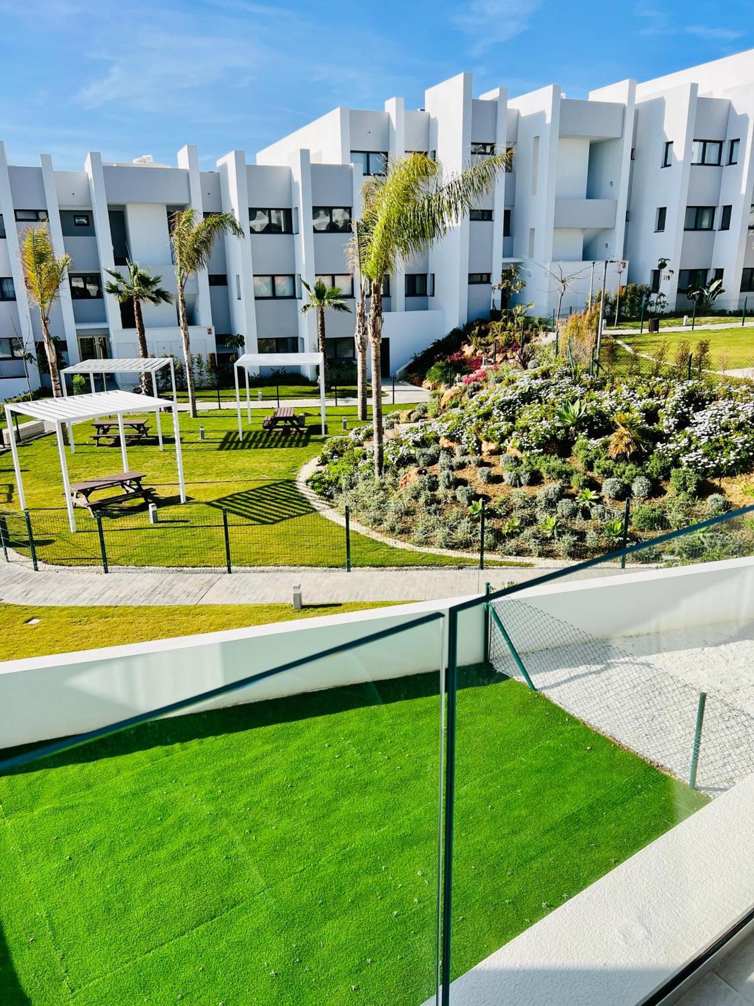 Moderne Et Cosy Avec Piscine, Jacuzzi, Salle De Sport Et Billard Estepona